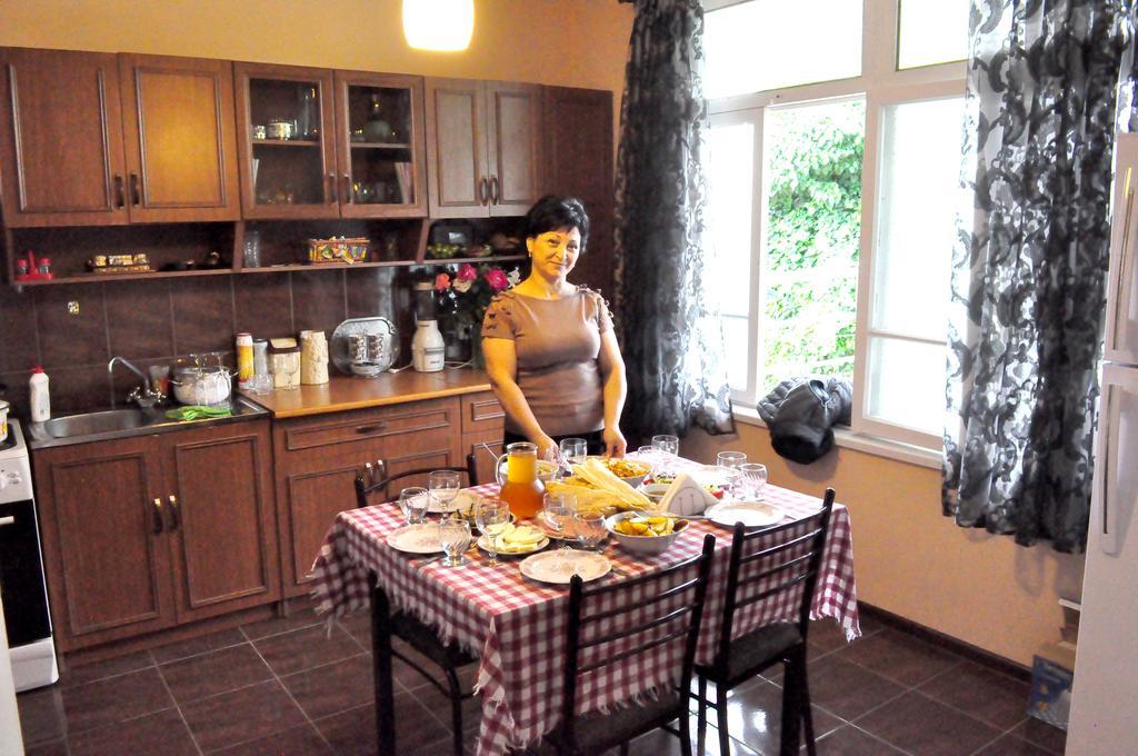 La Deka Guesthouse Lagodekhi Buitenkant foto